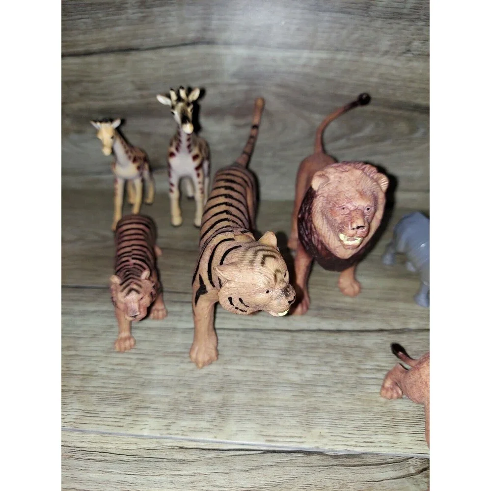 N/A plastic animal